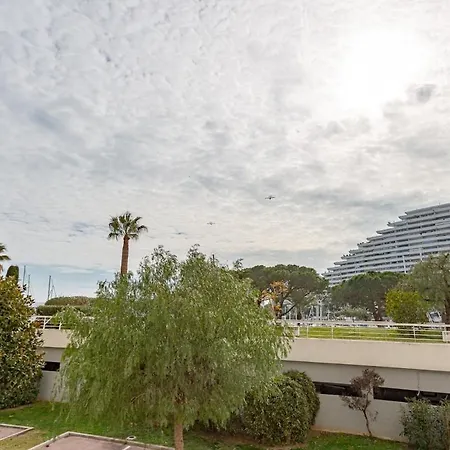Coeur Marina Baie Des Anges, Between And Cannes شقة